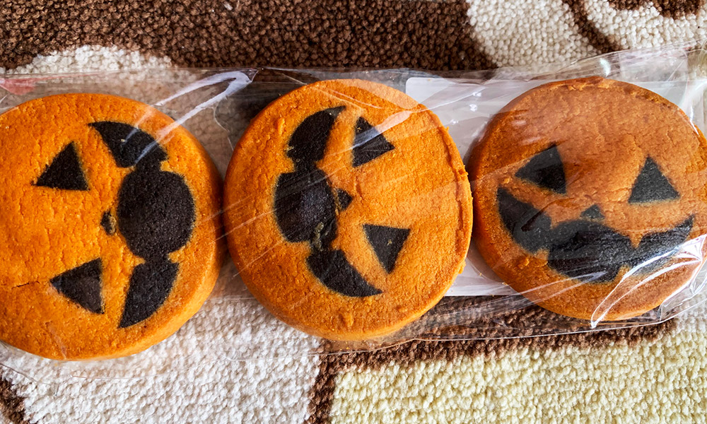 デイリーヤマザキで3枚240円のハロウィンクッキー